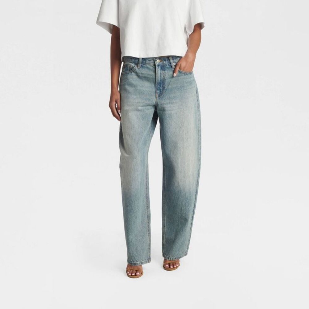 KBB by KAHLANA Women's Mid-Rise 'The Zip Back Jeans' - Light Wash 8